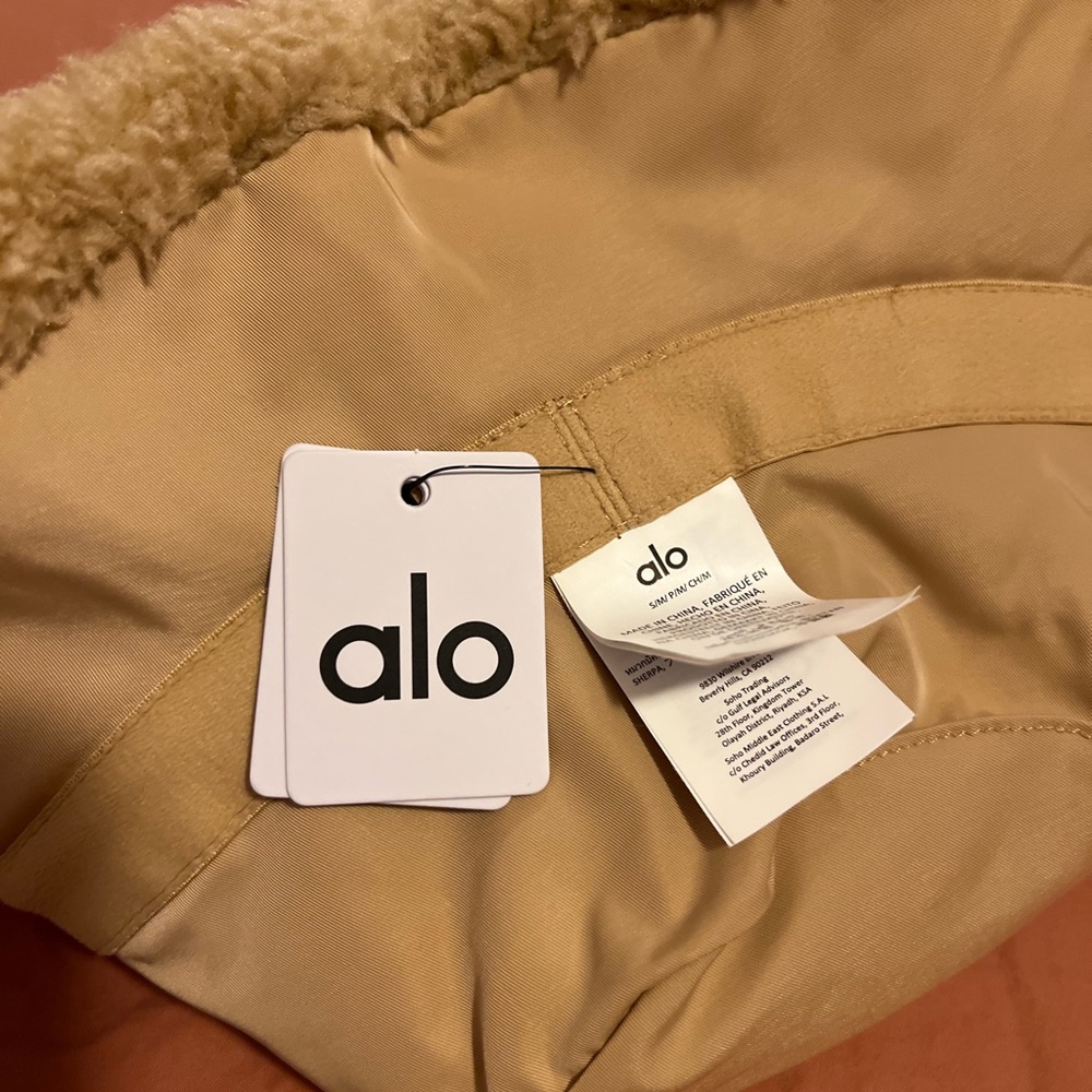 NWT Alo Sherpa Bucket Hat in Camel - Picture 4 of 4
